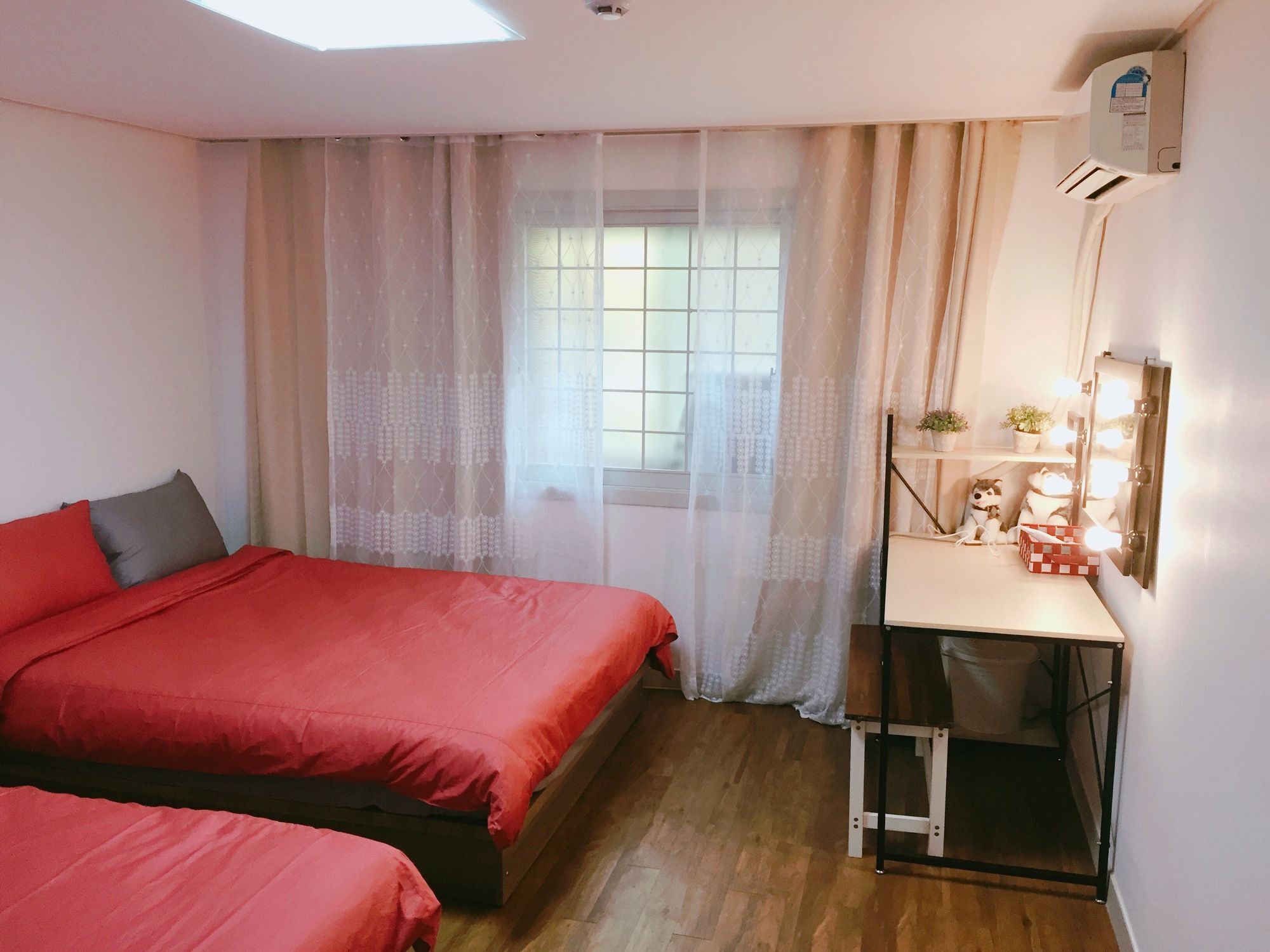 Elisha's House Seoul